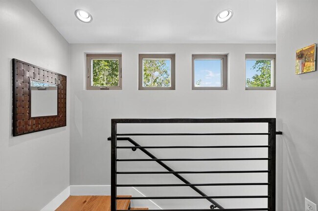 Building Photo - 2710 Wilson St