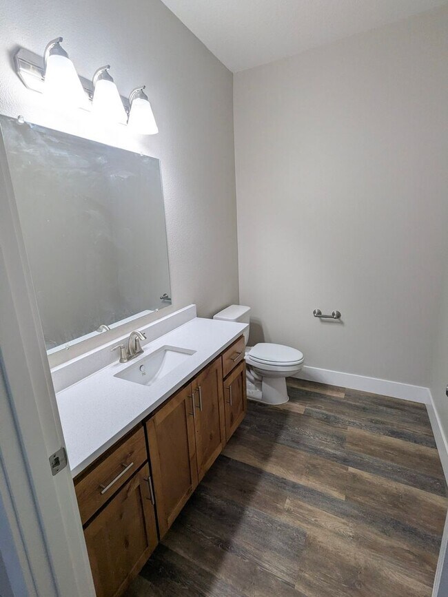 Building Photo - BIGFIR1069-1071