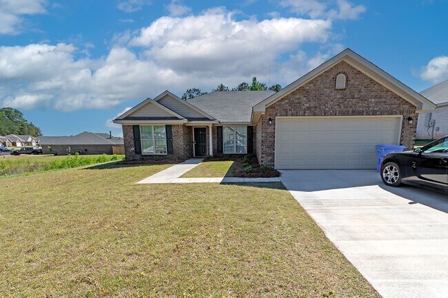 Primary Photo - Home for rent in Prattville