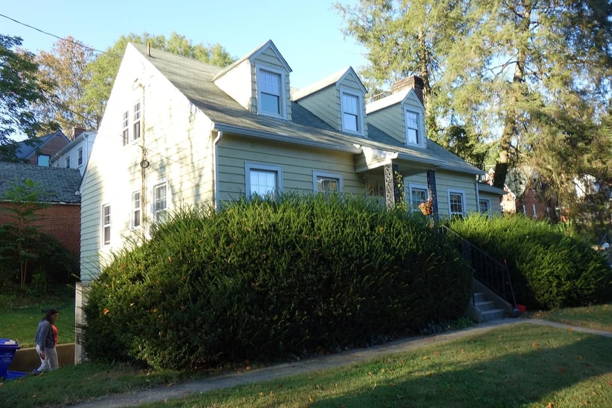 Building Photo - 910 Kennebec Ave