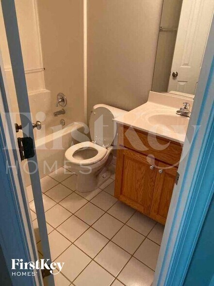 Building Photo - 307 Lucas Park Dr