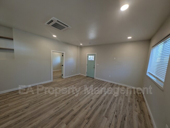 Building Photo - 816 1/2 13th St NW