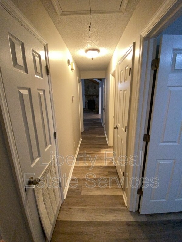 Building Photo - 129 Deann Dr