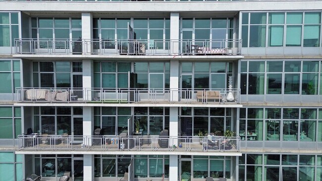 Building Photo - 50 E 16th St