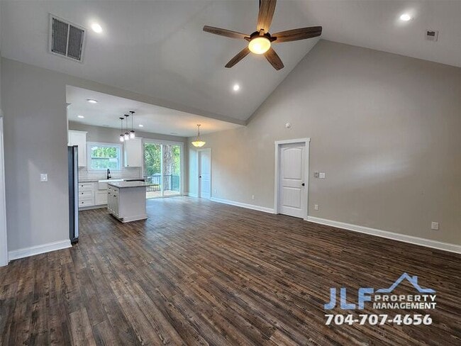 Building Photo - Charming 3 Bed/2 Bath Ranch in Kings Mount...