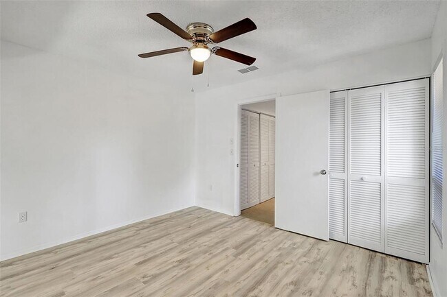 Building Photo - 107 Parkside Colony Dr