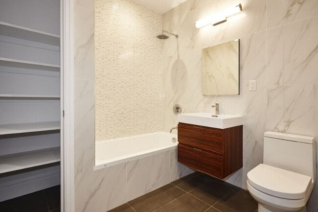 Building Photo - 45 Beekman St