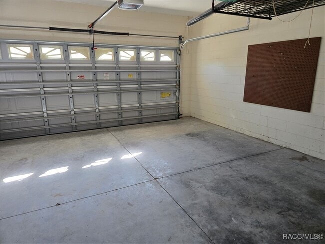 Building Photo - 2846 N Kittery Point