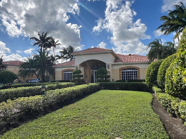 Building Photo - 7340 NW 114th Ave