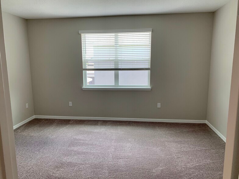 Building Photo - 16066 Micelli Dr