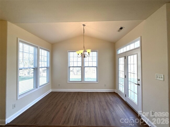 Building Photo - 10082 Paisley Dr