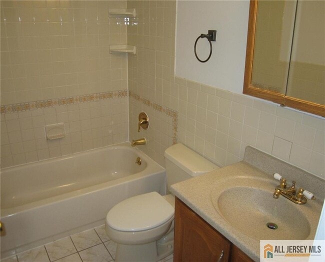 Building Photo - 6107 N Oaks Blvd