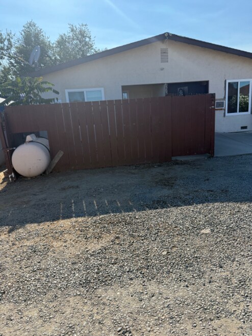 Building Photo - 6563 Brentwood Blvd