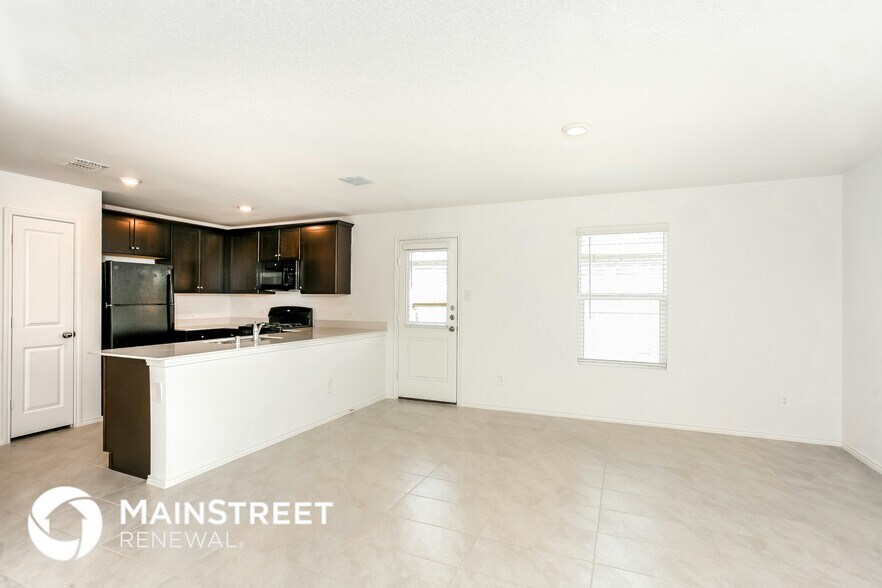 Building Photo - 3152 Crestone Dr