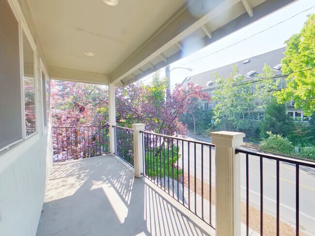 Building Photo - 773-777 East 18th Ave