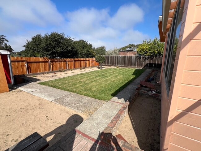 Building Photo - 3019 Eddy St