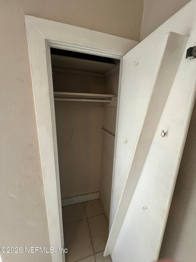 Building Photo - 99 Beach Ave