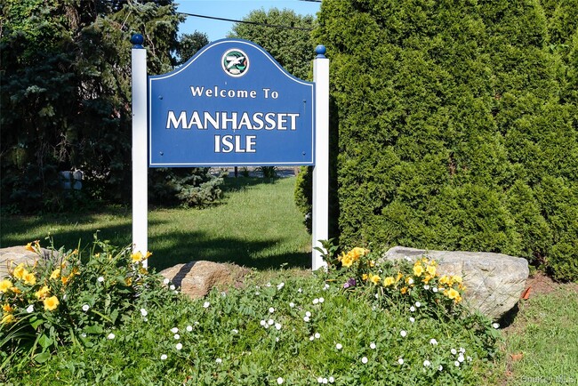 Building Photo - 57 Sagamore Hill Dr