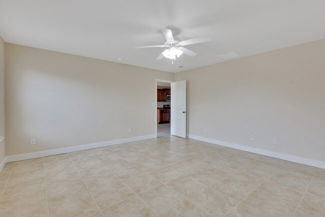 Building Photo - 409 E 97th St