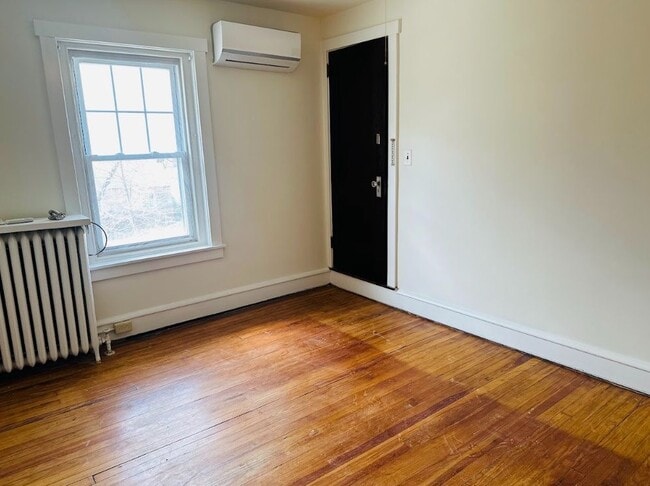 Building Photo - 1258 Girard Ave