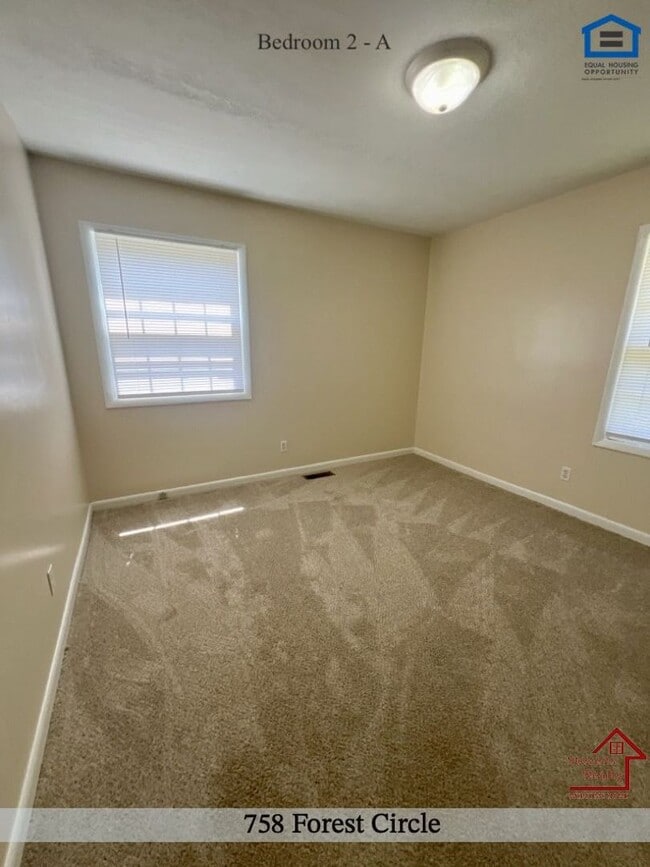 Building Photo - 758 Forest Cir