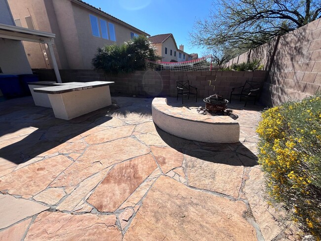 Building Photo - North East- 5 bedroom/ 2.5 bathroom single family home