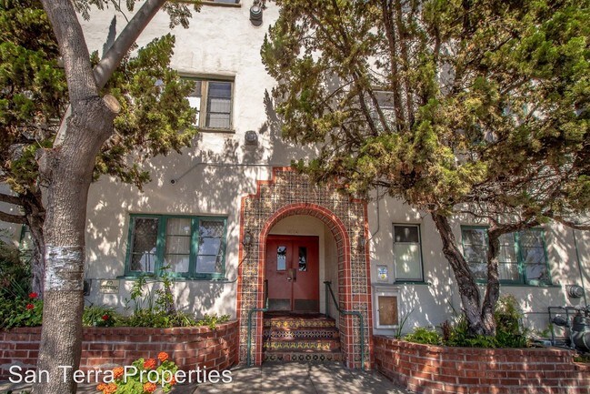 Building Photo - 914 17th St