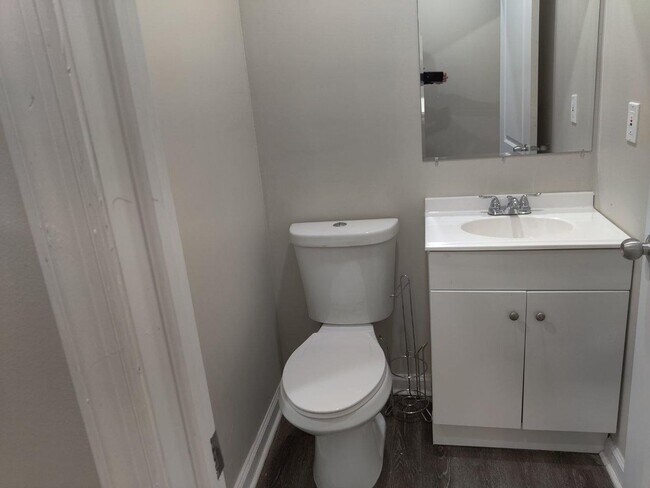 Building Photo - 5535 Crowson St