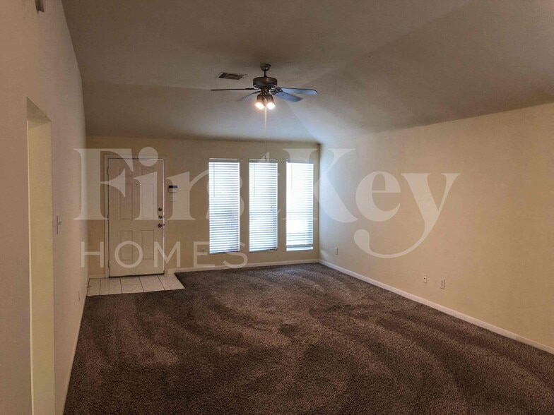 Building Photo - 1123 Intrepid Oak Ln