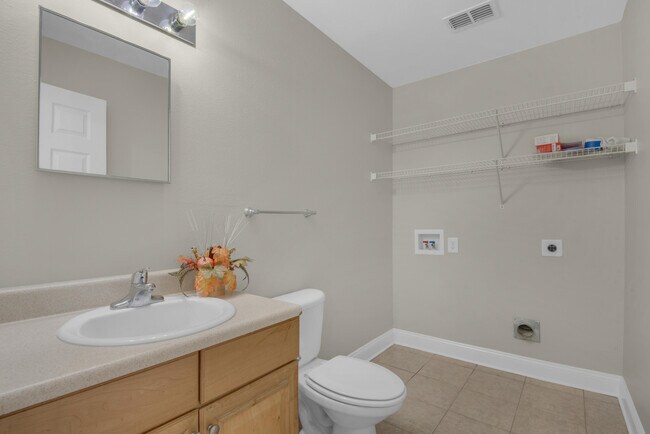 Building Photo - 537 Wingspan Way