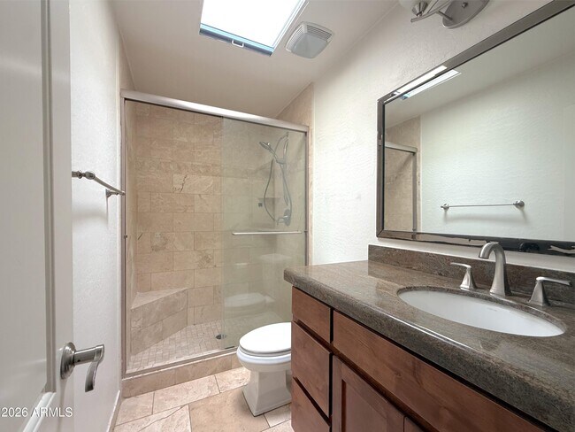 Building Photo - 8331 E Valley Vista Dr