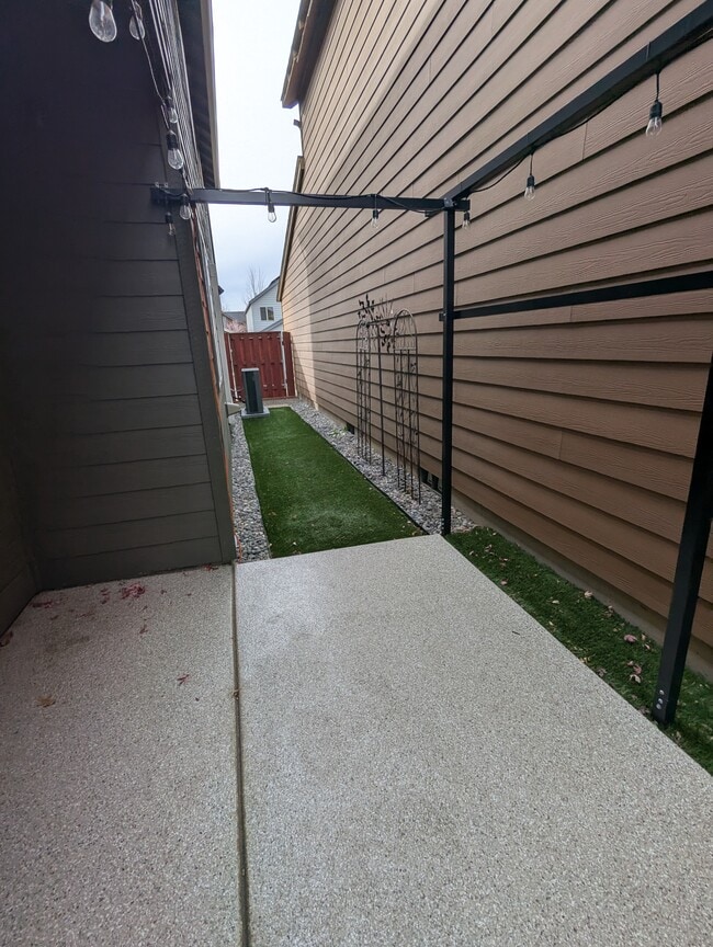 Building Photo - 20565 Sun Meadow Way