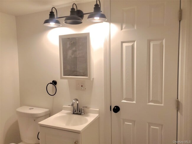 Building Photo - 4 Poplar St