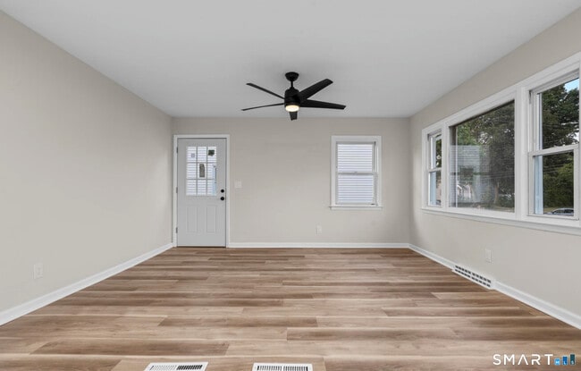 Building Photo - 280 Marion St