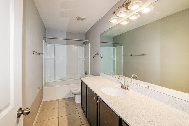 Building Photo - 6519 Redbay Dr