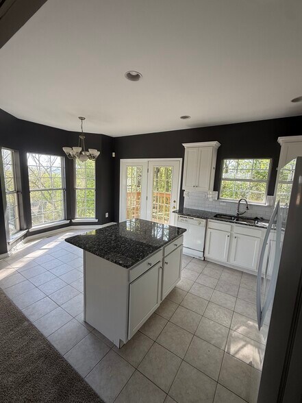 Building Photo - 2722 Wellington Dr