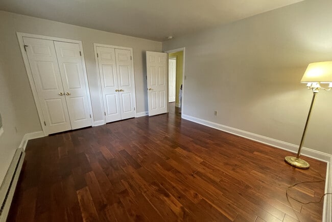 Building Photo - 534 Nicholas Ave