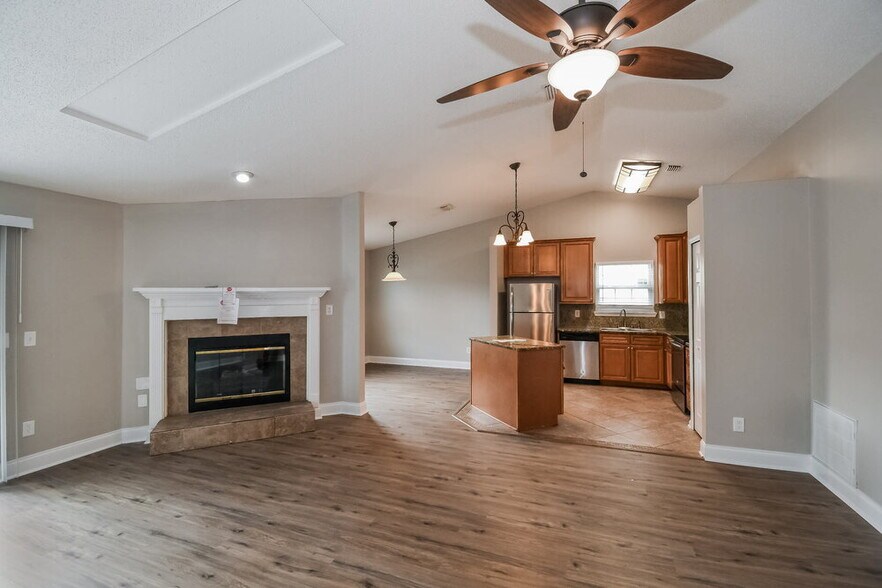 Building Photo - 8544 Moss Pointe Trail N