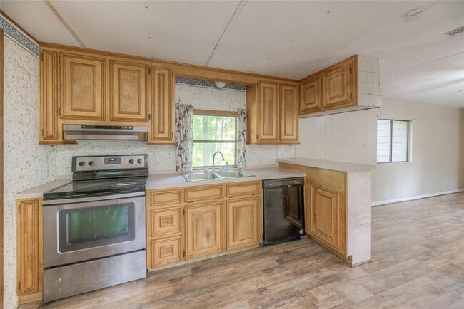 Building Photo - 330 Oak Tree Dr