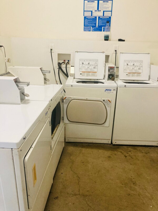 Building Photo - 429 W 3rd St