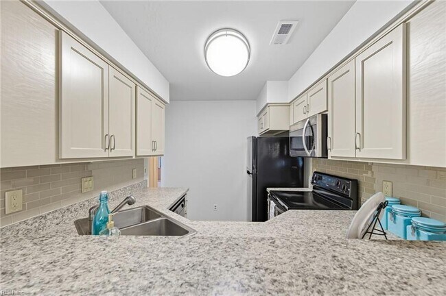 Building Photo - 2416 Loran Ct