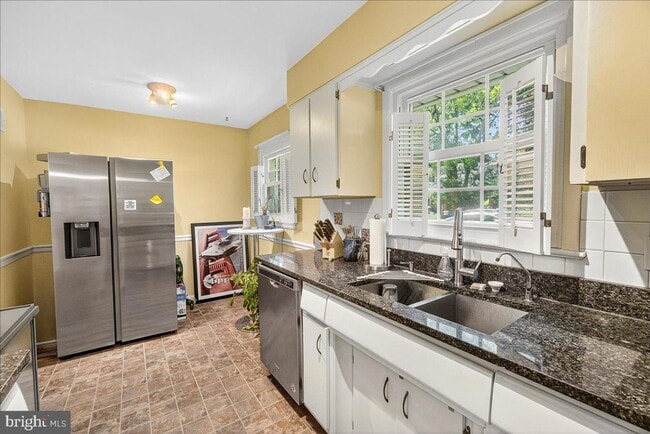 Building Photo - 4009 Simms Dr