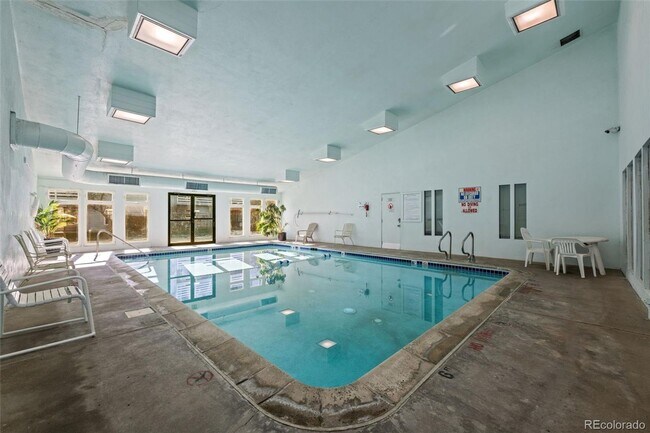 Building Photo - Metro Denver Condo with all the amenities