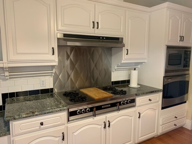 Building Photo - Downtown Auburn Charmer