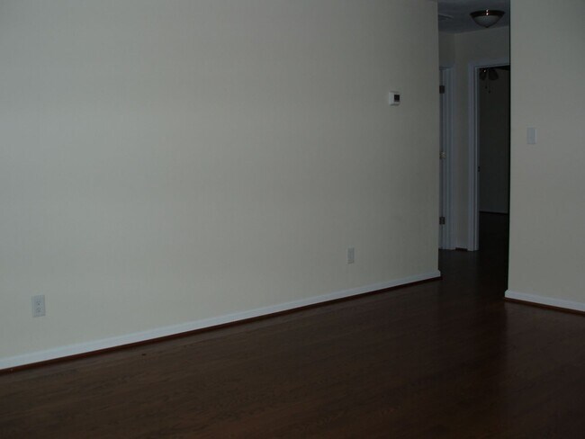 Building Photo - FOR RENT - 3 Bedroom / 1 Bath Ranch in Chesapeake!