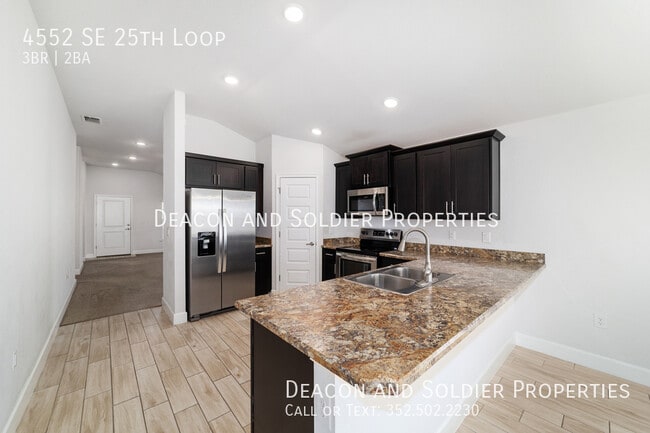 Building Photo - 4552 SE 25th Loop