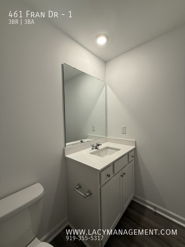 Building Photo - 461 Fran Dr