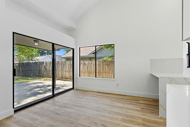 Building Photo - 18511 Headland Dr