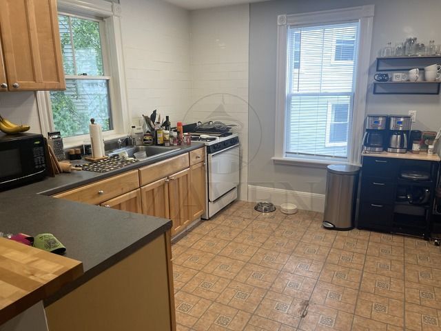 Building Photo - 91 Bristol Rd