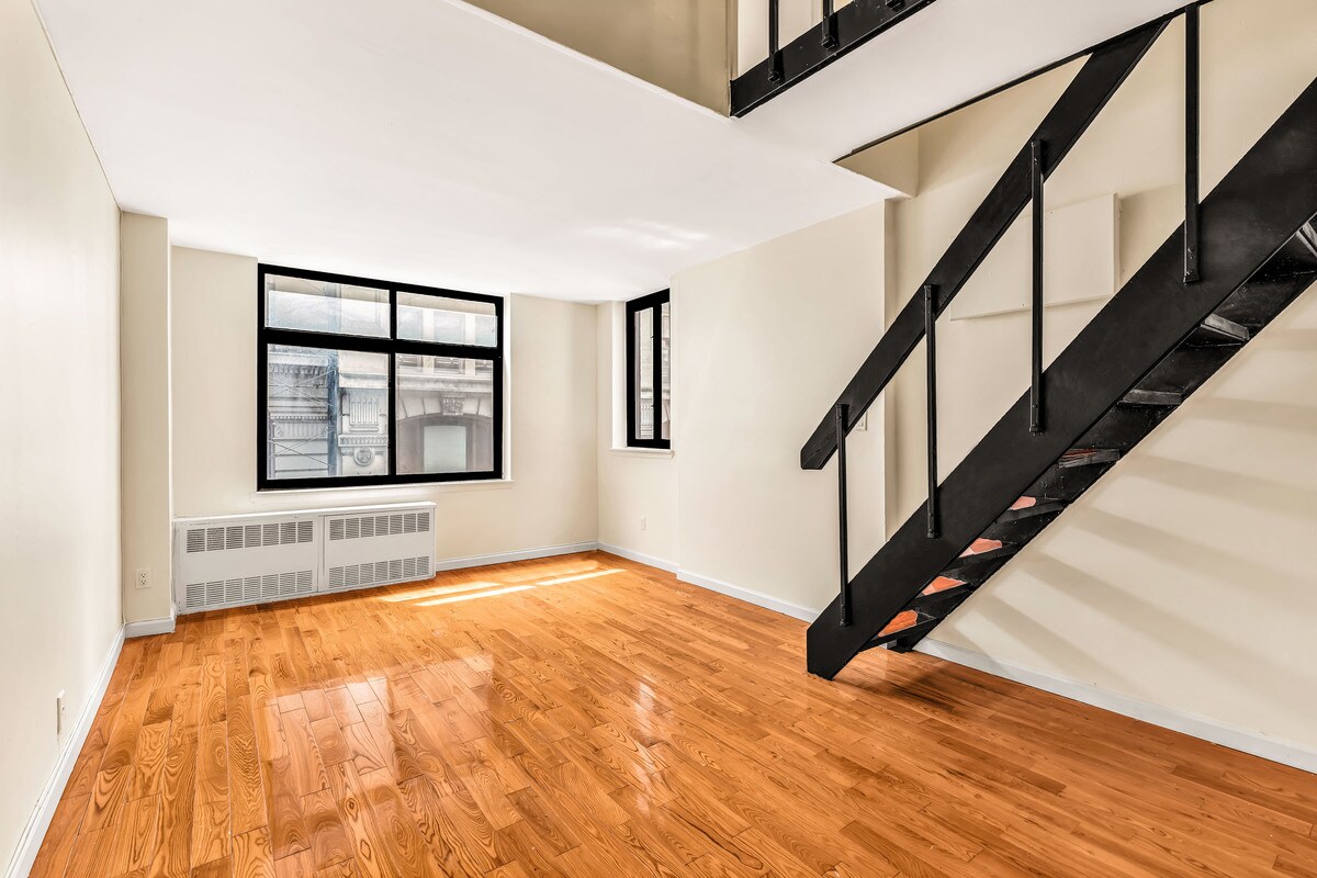 Building Photo - 5 E 32nd St